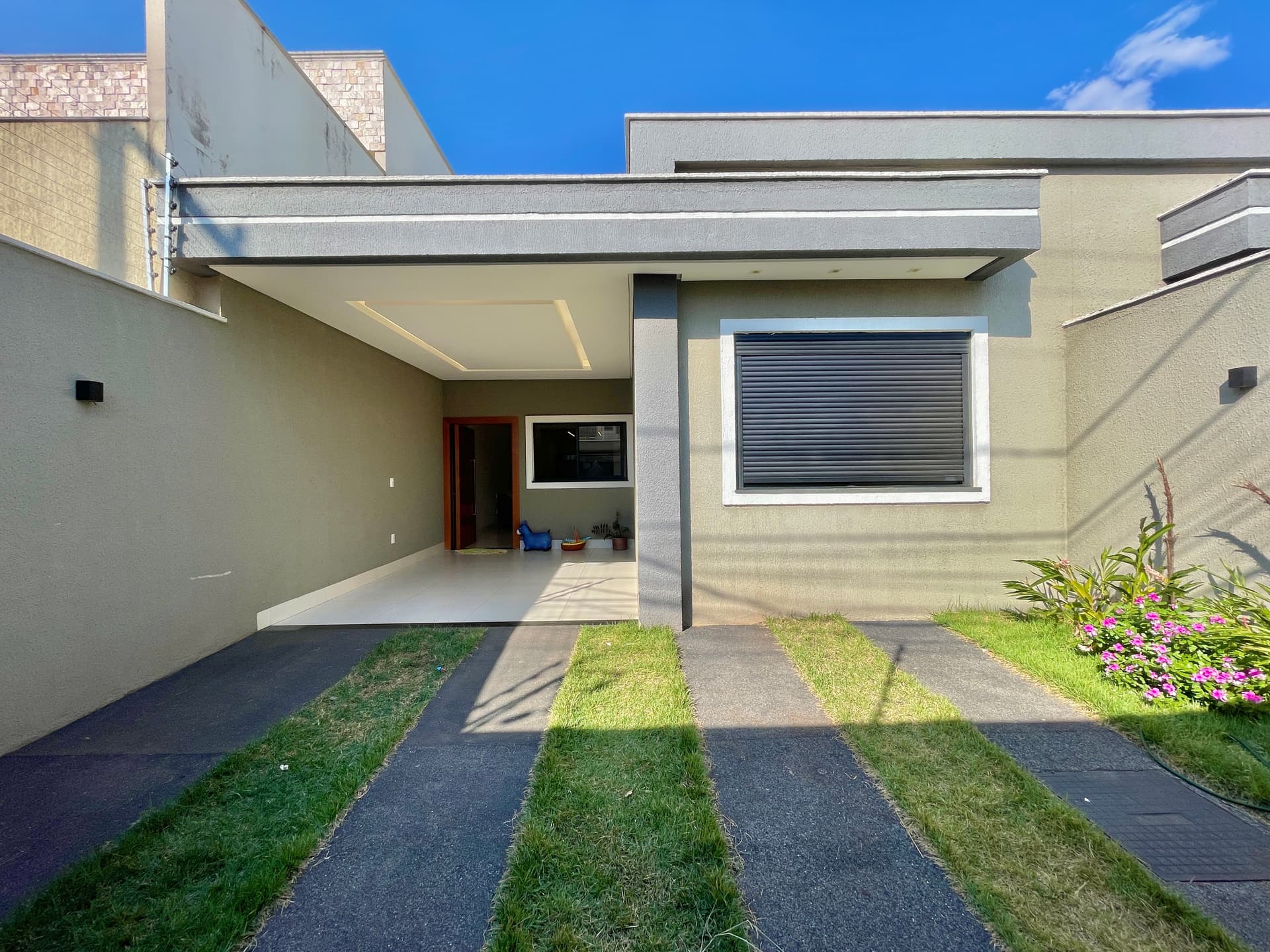 CASA 3 SUÍTES NO JARDIM ATLANTICO