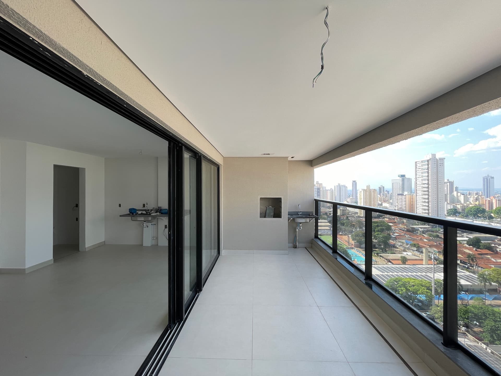 Apartamento 3 suítes no Setor Bueno