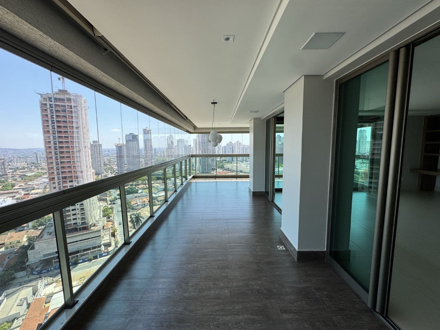Apartamento 4 Suítes à Venda, 308m2, na Nova Suíça