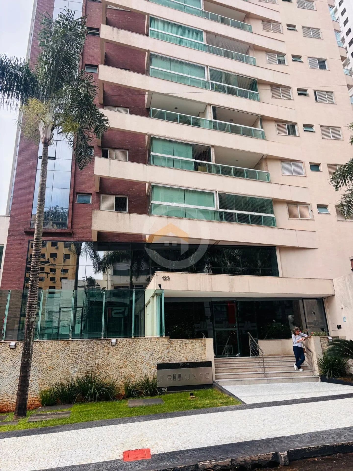APARTAMENTO 4 QUARTOS NO ALTO DA GLÓRIA – AO LADO DO FLAMBOYANT!
