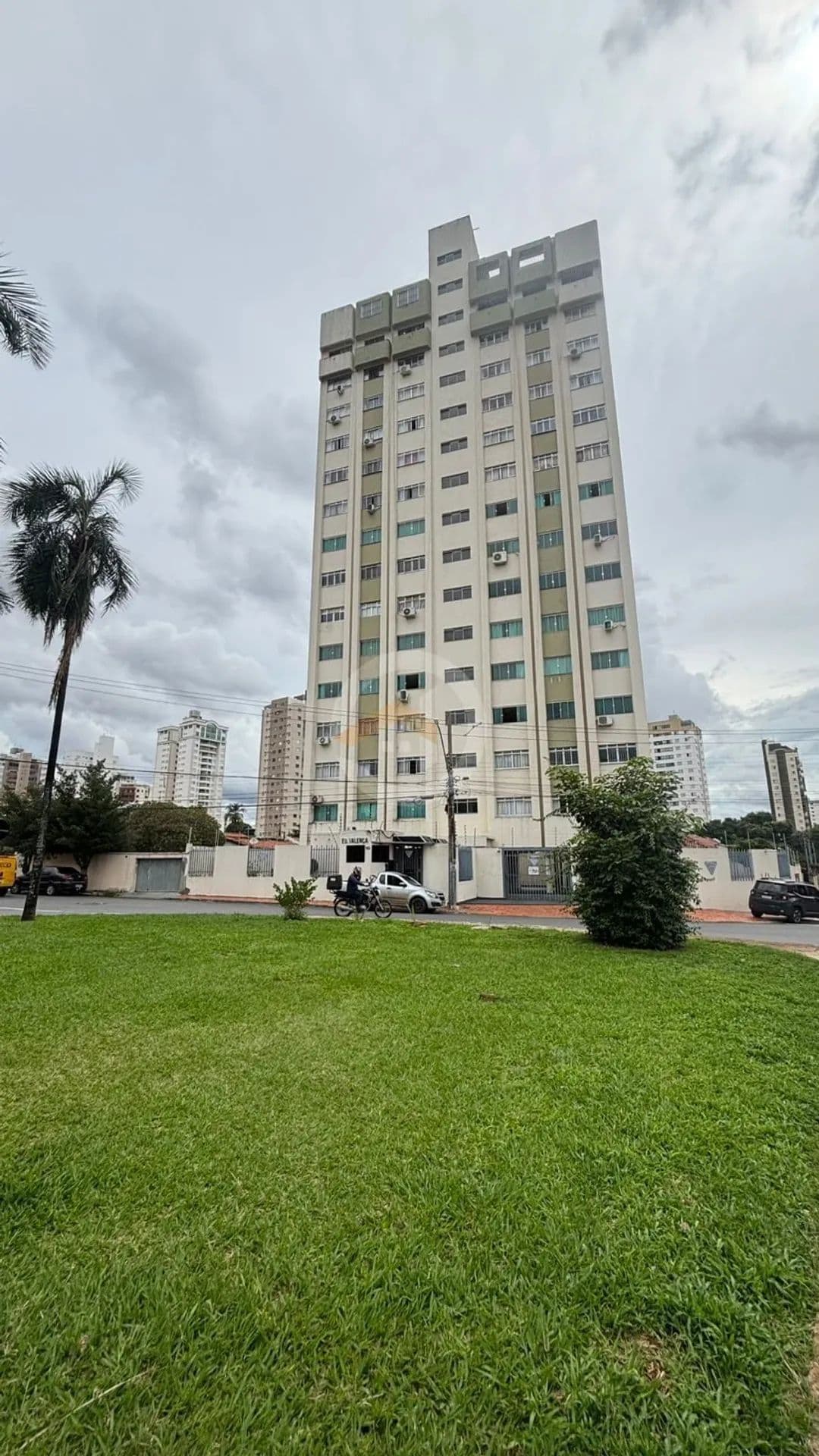 🏙️ Apartamento Reformado com 4 Quartos no Edifício Valença
