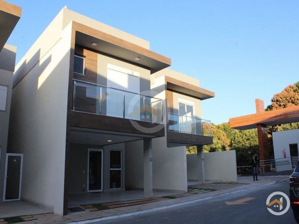 Casa em Condomínio com 4 suites no Jardim Atlantico