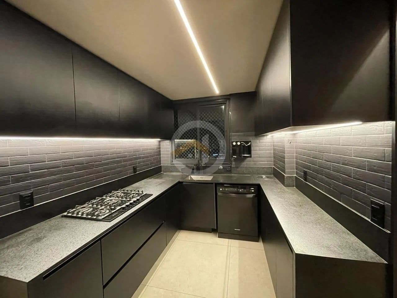 Apartamento c/ 3 suítes e vista para o Lago das Rosas