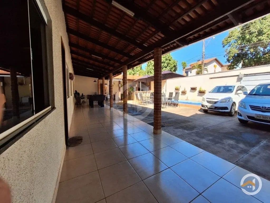Casa Ampla com 3 Quartos e Piscina no Setor Gentil Meirelles