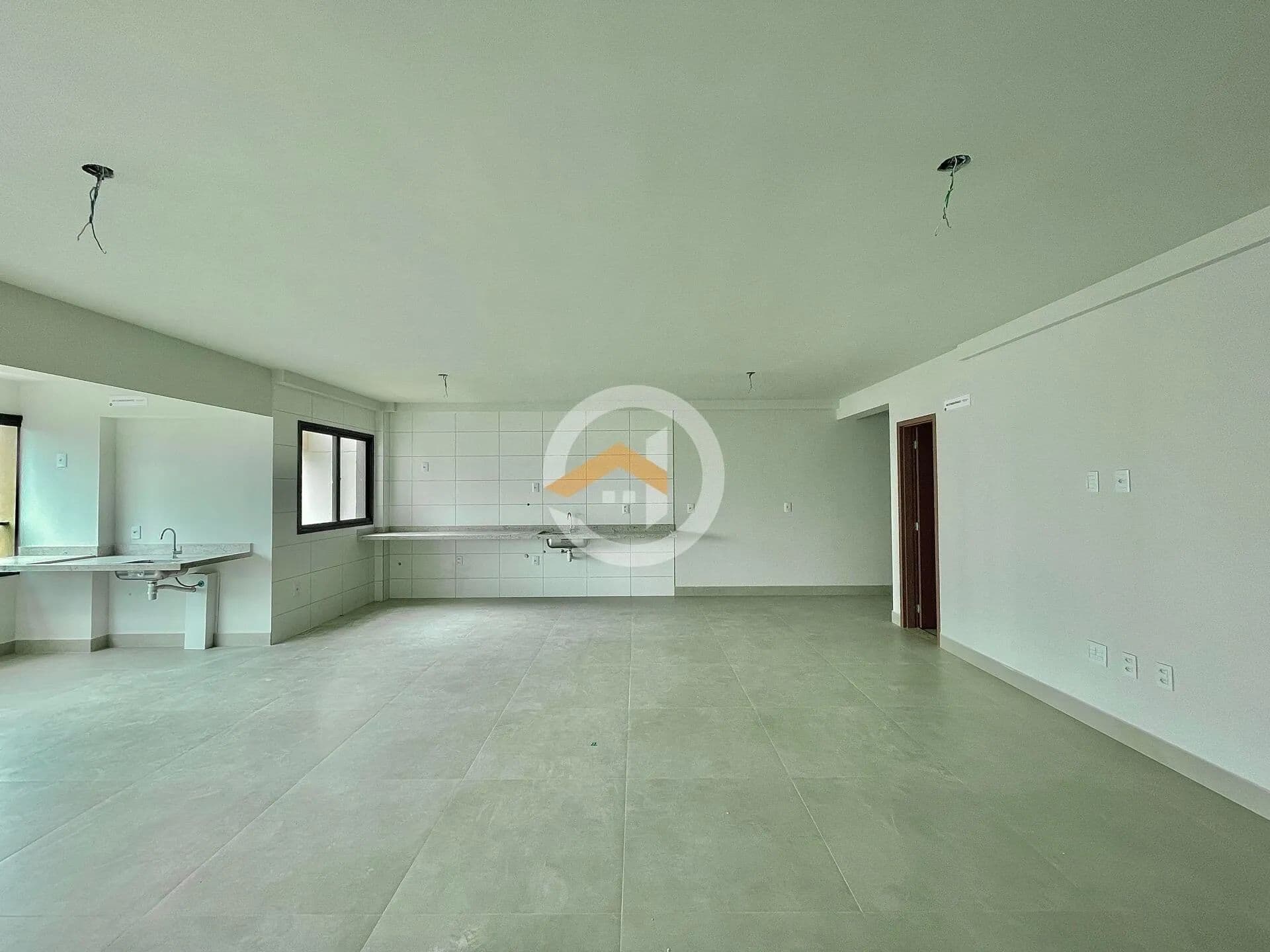 Apartamento em Construção em frente ao Parque Areião
