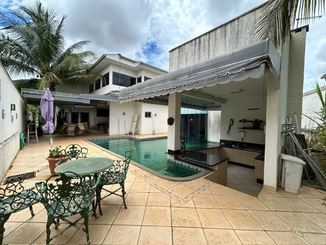 Casa de condominio fechado no Jardins Viena a Venda