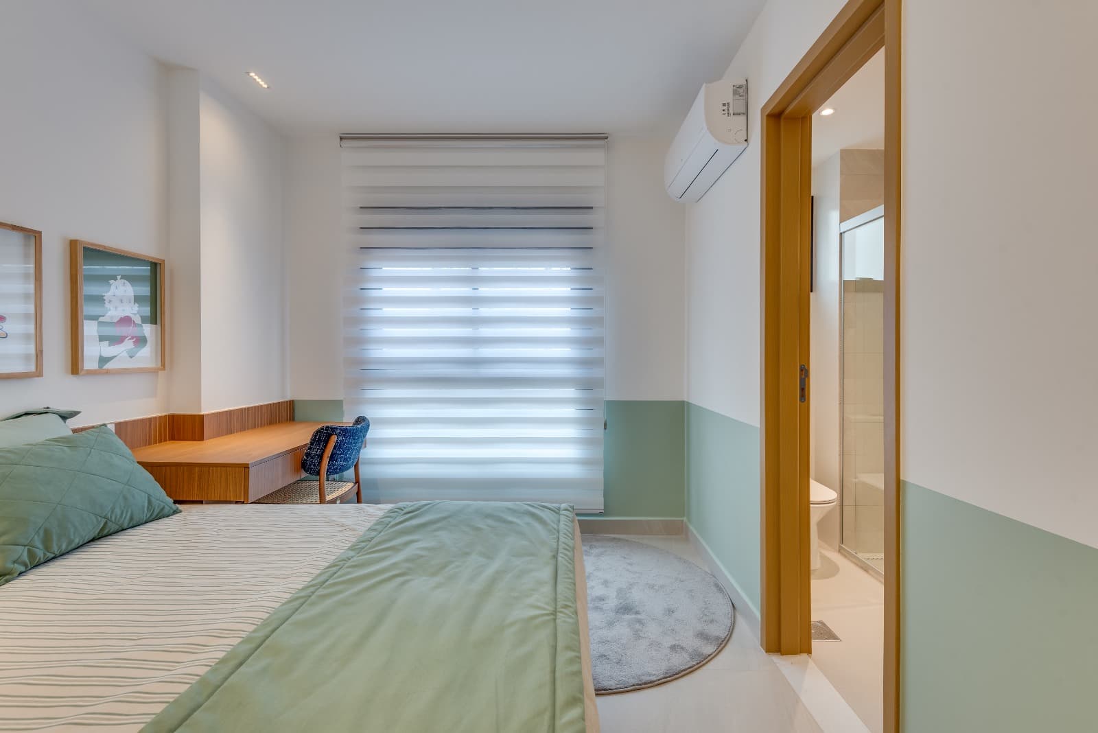 Apartamento de 4 suítes , mobiliado,Setor Buen,3 vagas de garagem, frente a Praça do Colégio Wr, Praça t23 próximo ao Orion Complex, analisa permuta como forma de pagamento