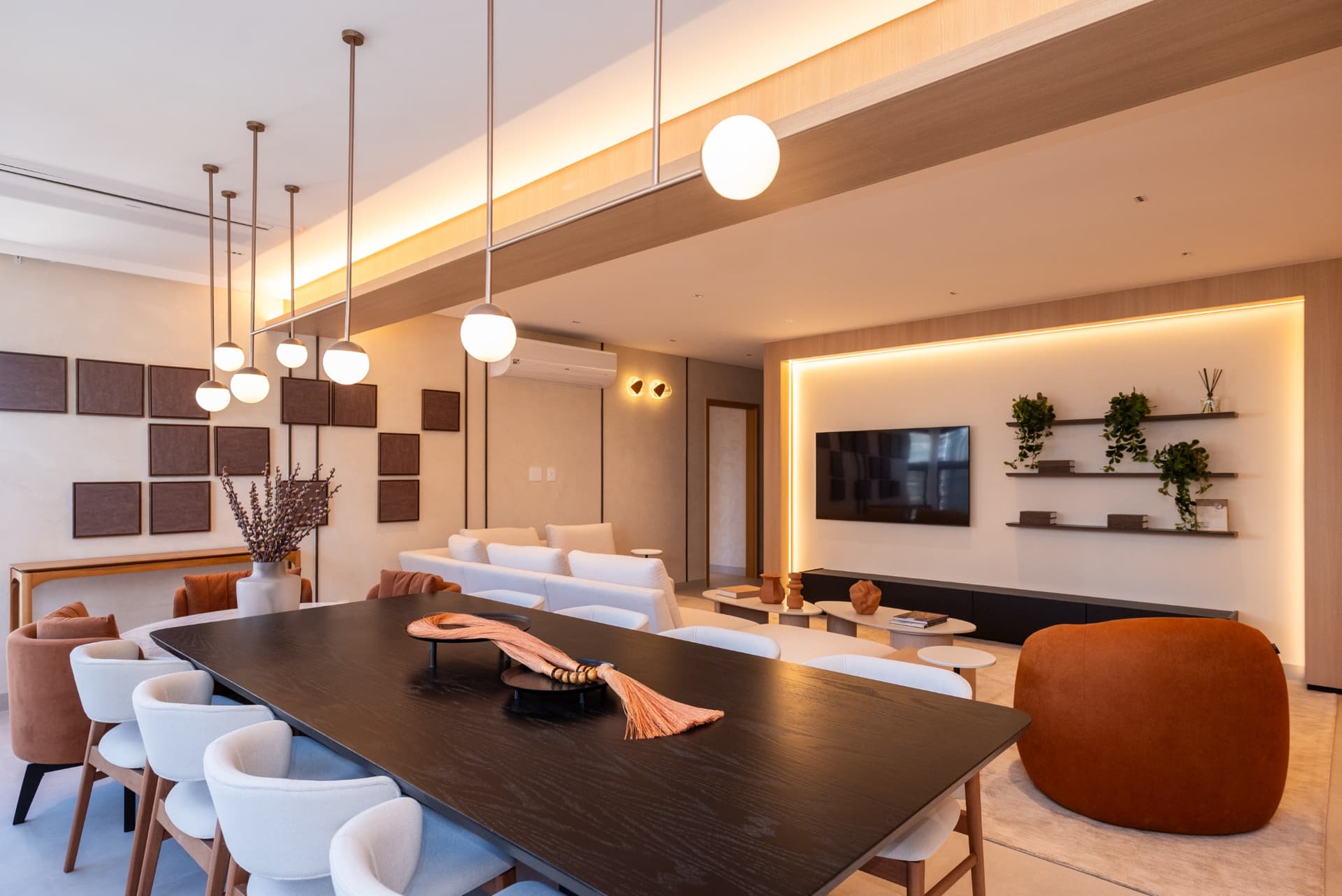 Apartamento de 3 suítes, Mobiliado e Decorado, no Setor Bueno