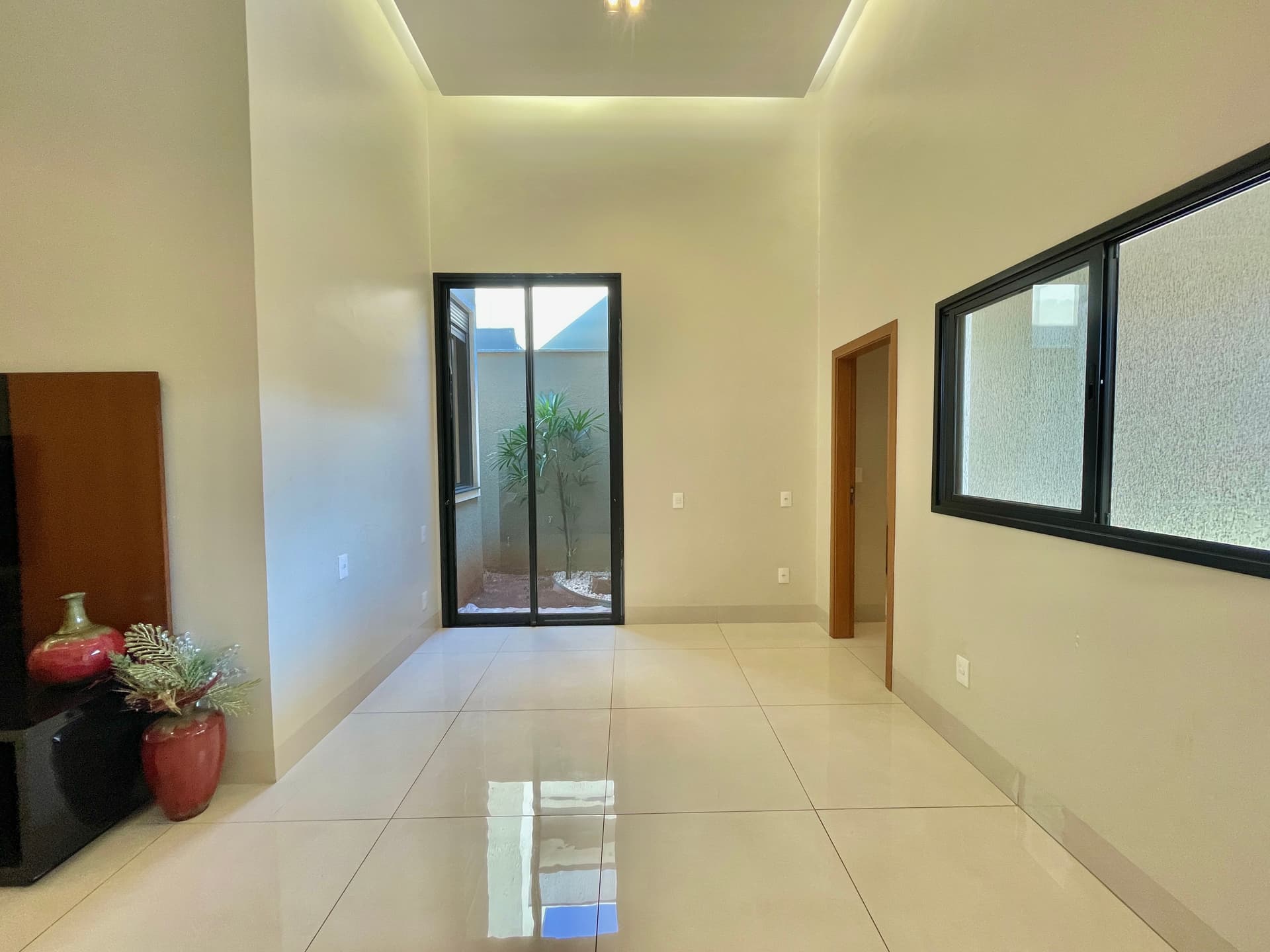 CASA 3 SUÍTES NO JARDIM ATLANTICO