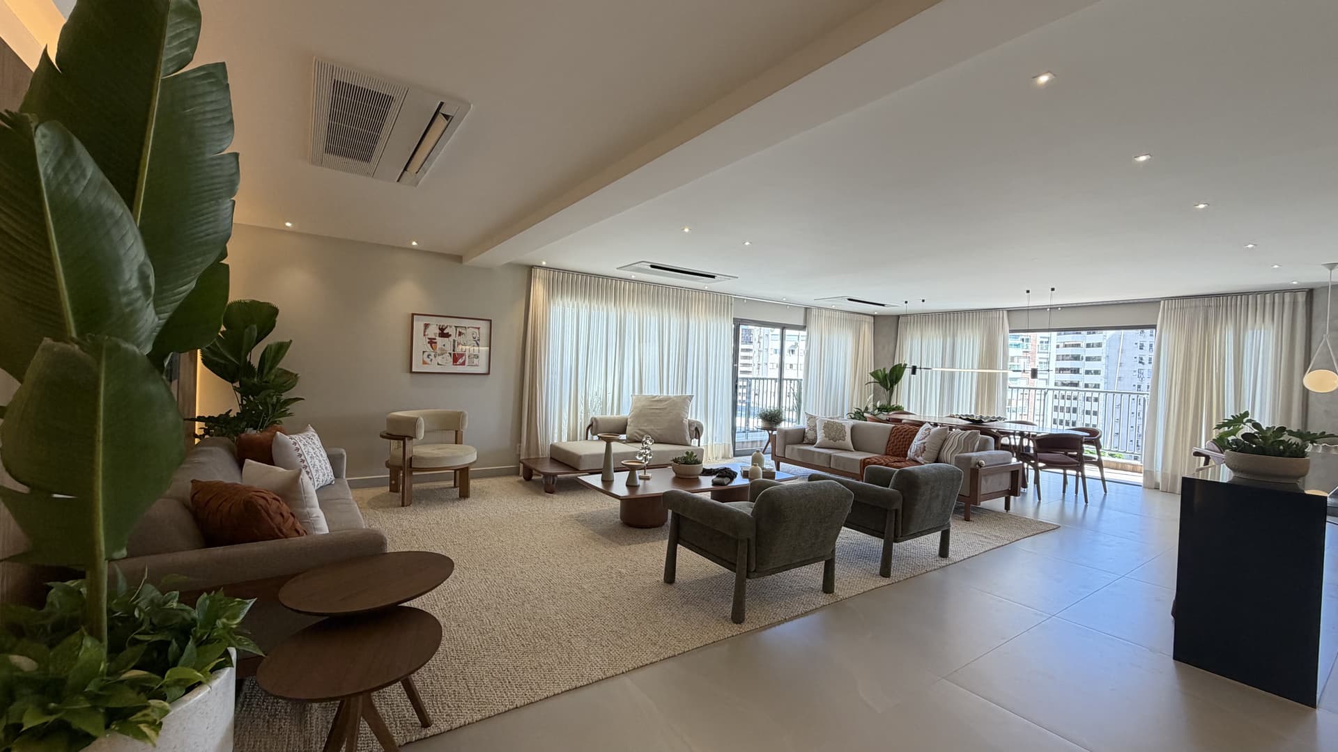 Apartamento de  3 ou 4 suítes mobiliada e decorada