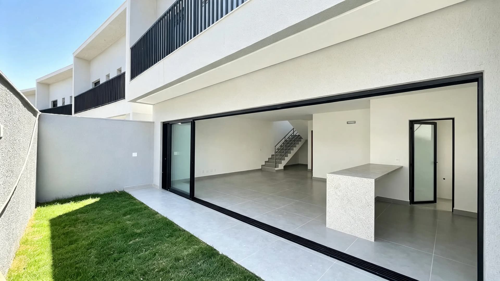 Sobrado Á Venda | 3 Quartos Suítes | Mobiliado | 179M² | Setor Faiçalville | Goiânia - GO