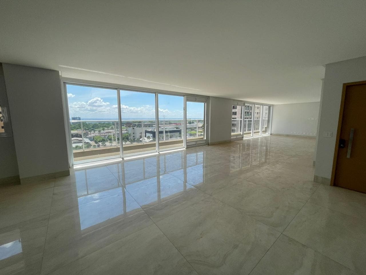 Apartamento 4 suítes 360 m² no Jardim Goiás Goiânia
