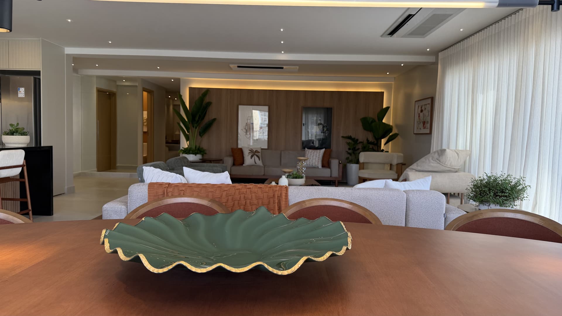 Apartamento de  3 ou 4 suítes mobiliada e decorada