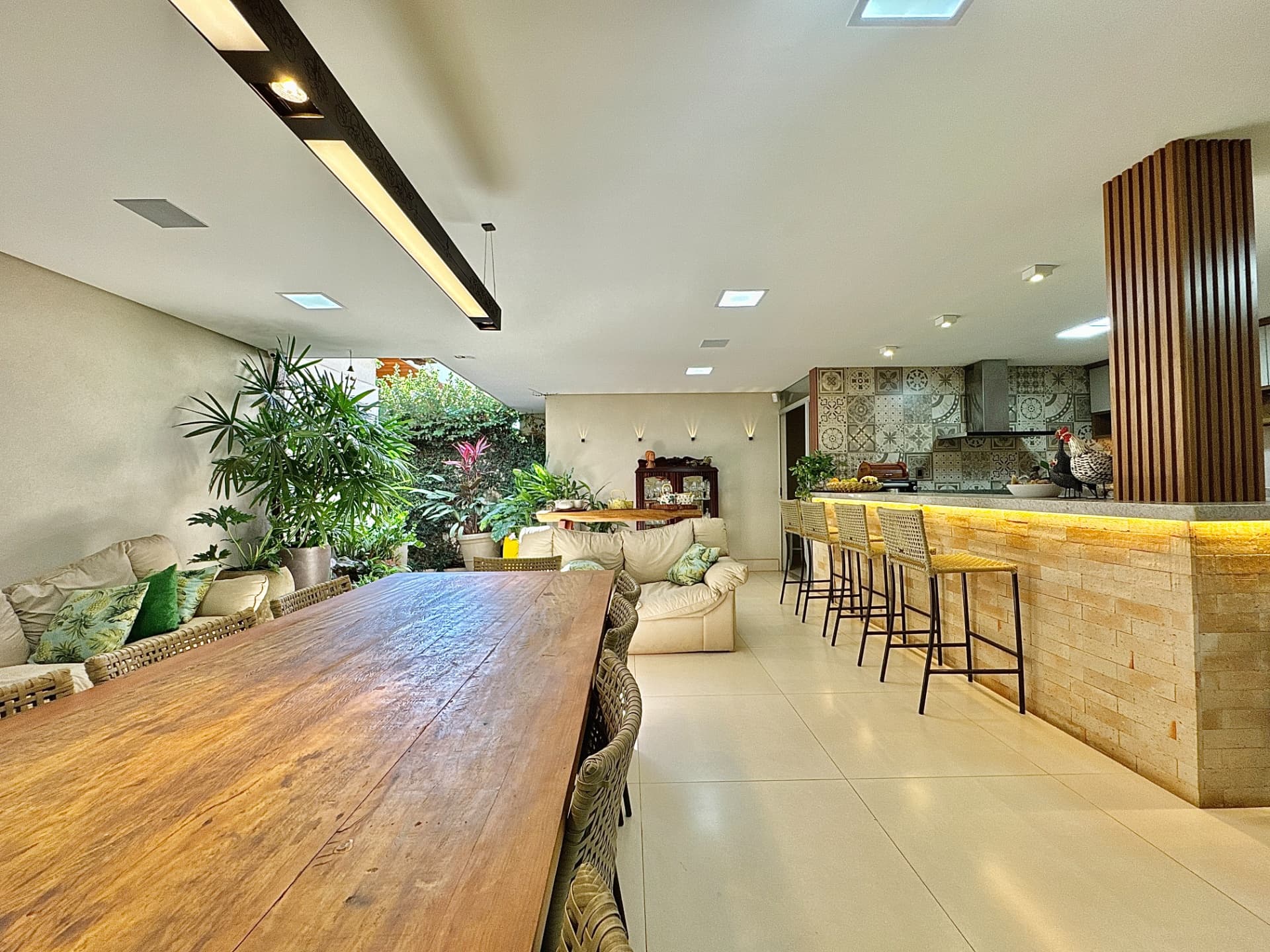Casa/Imóvel Comercial 400m² no Setor Marista | 5 Suítes |  Alameda Ricardo Paranhos, avenida 136, Parque Areiao
