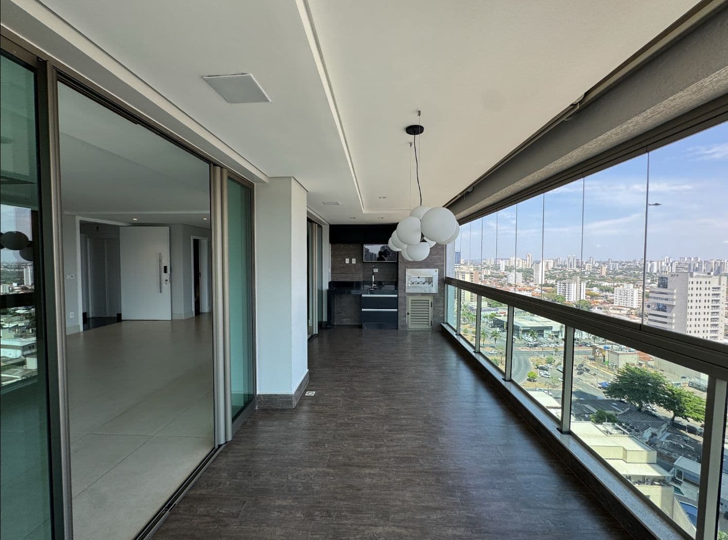 Apartamento 4 Suítes à Venda, 308m2, na Nova Suíça