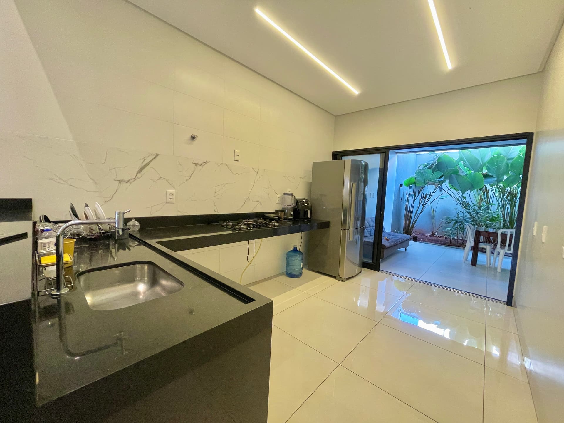 CASA 3 SUÍTES NO JARDIM ATLANTICO