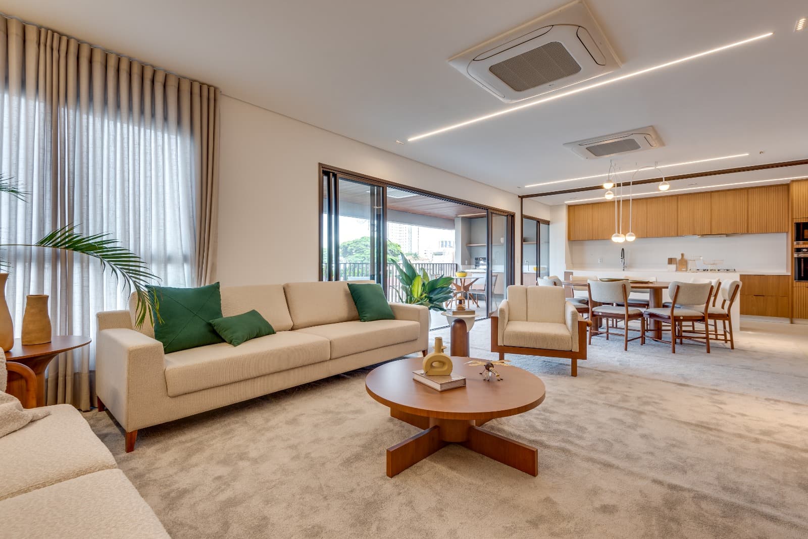 Apartamento de 4 suítes , mobiliado,Setor Buen,3 vagas de garagem, frente a Praça do Colégio Wr, Praça t23 próximo ao Orion Complex, analisa permuta como forma de pagamento