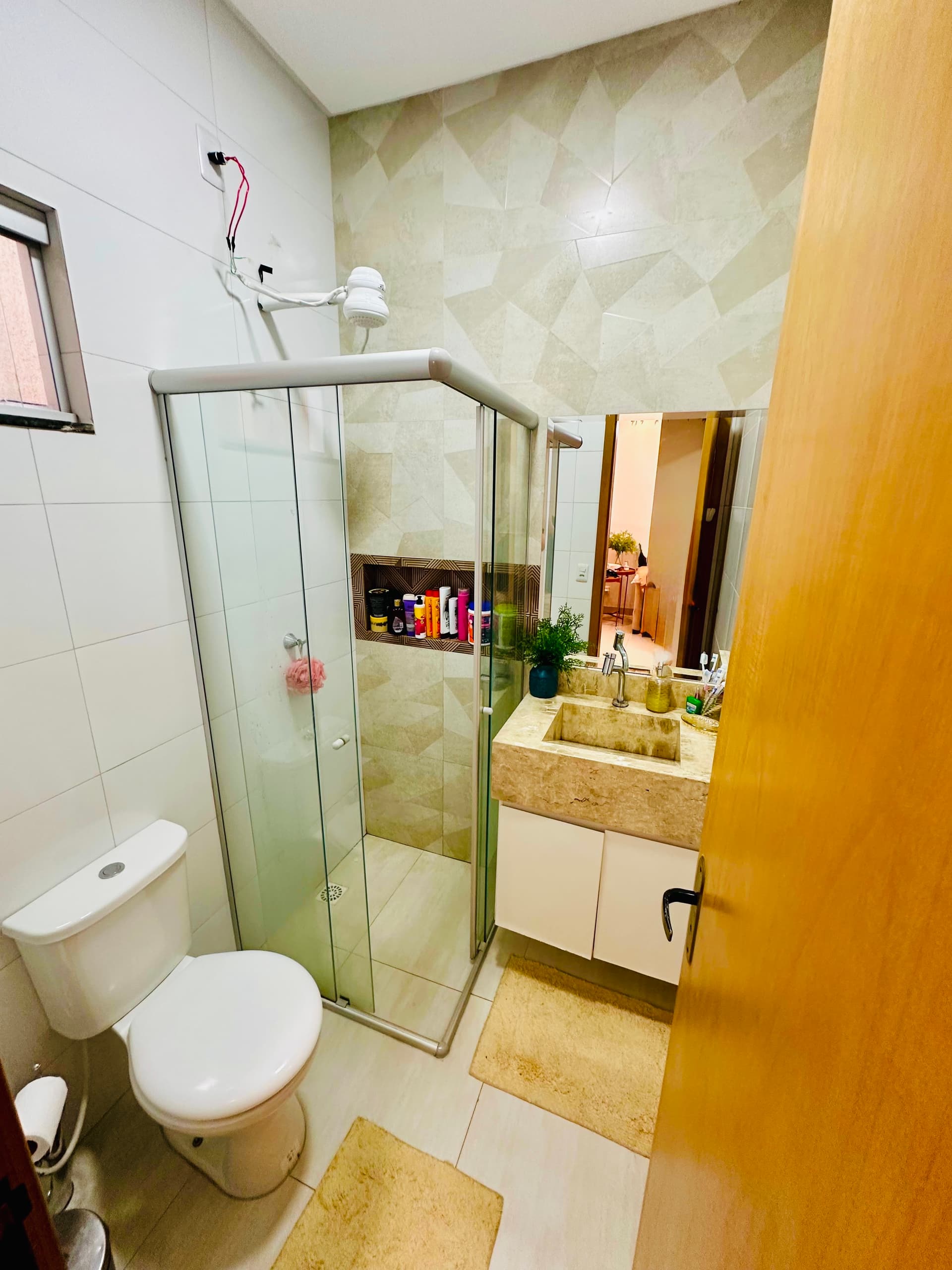 Casa a venda com 3 quartos 1 suíte, espaço gourmet no Setor Moinho dos Ventos
