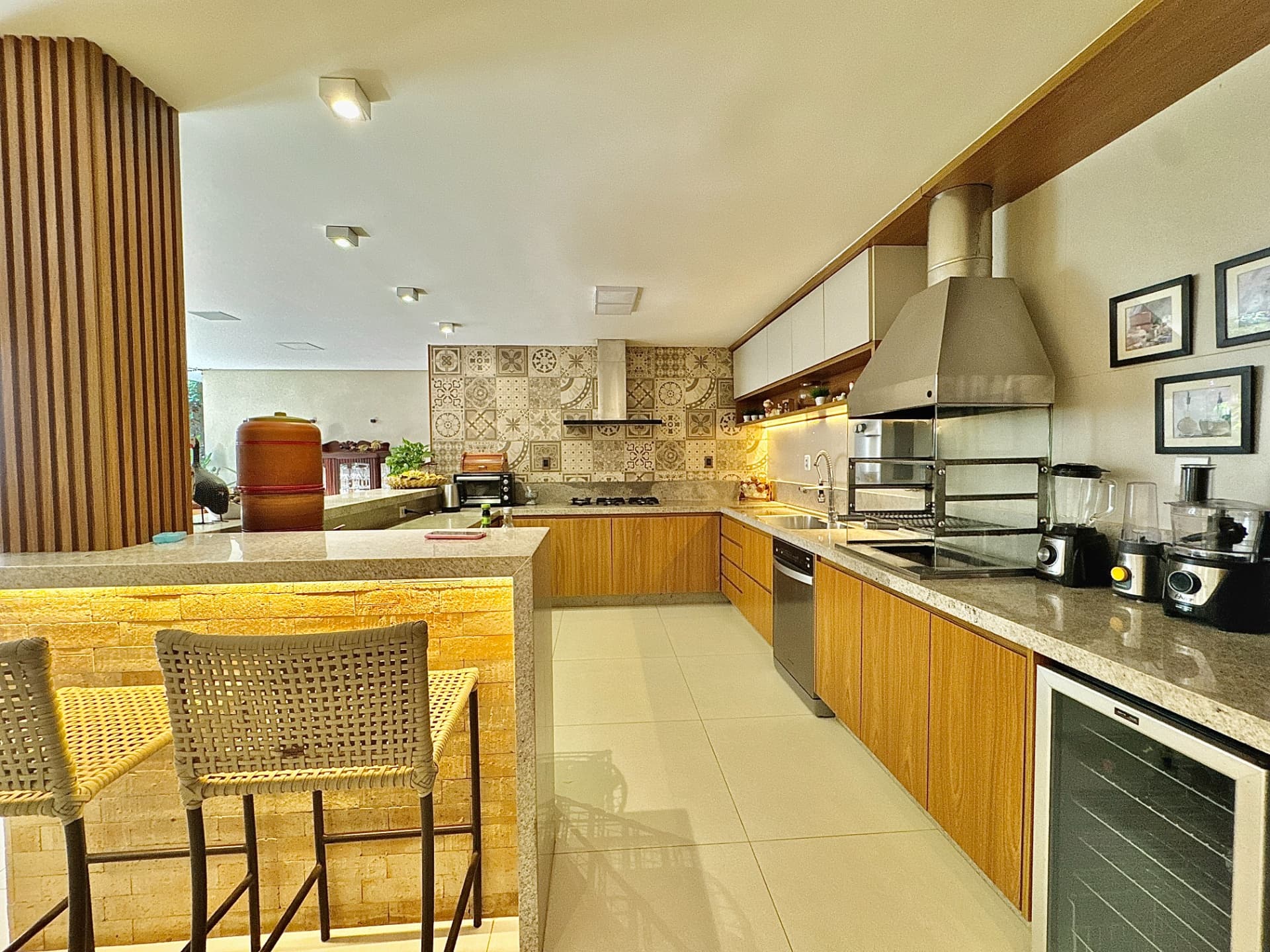 Casa/Imóvel Comercial 400m² no Setor Marista | 5 Suítes |  Alameda Ricardo Paranhos, avenida 136, Parque Areiao