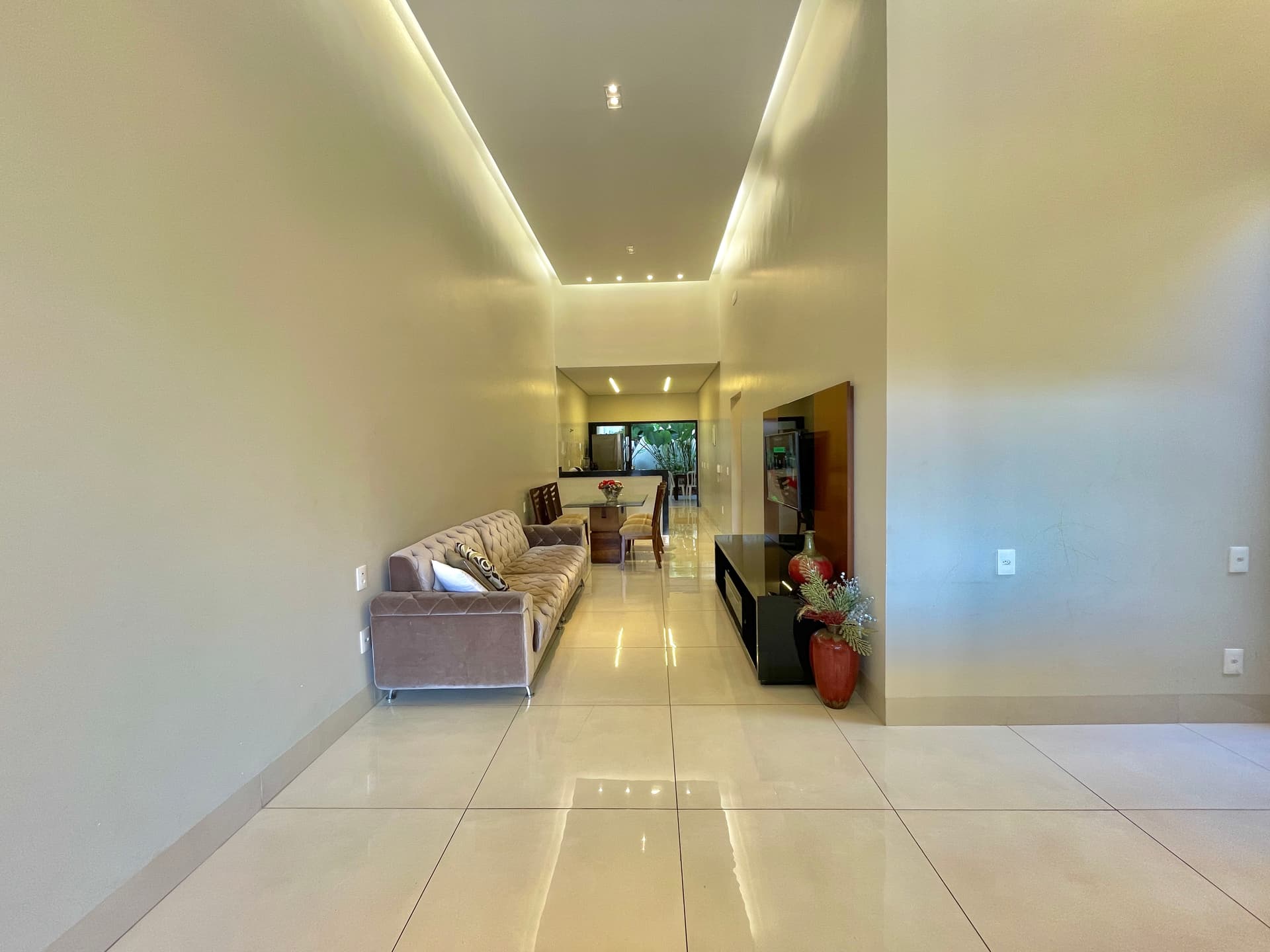 CASA 3 SUÍTES NO JARDIM ATLANTICO