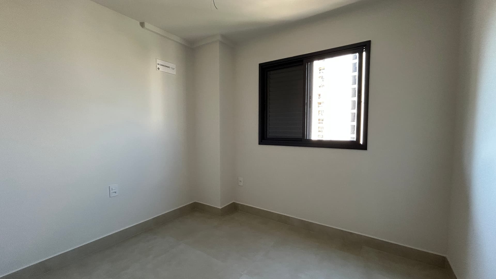 Apartamento de 2 quartos com 2 suites ao lado do parque Areiao , Goiânia/GO