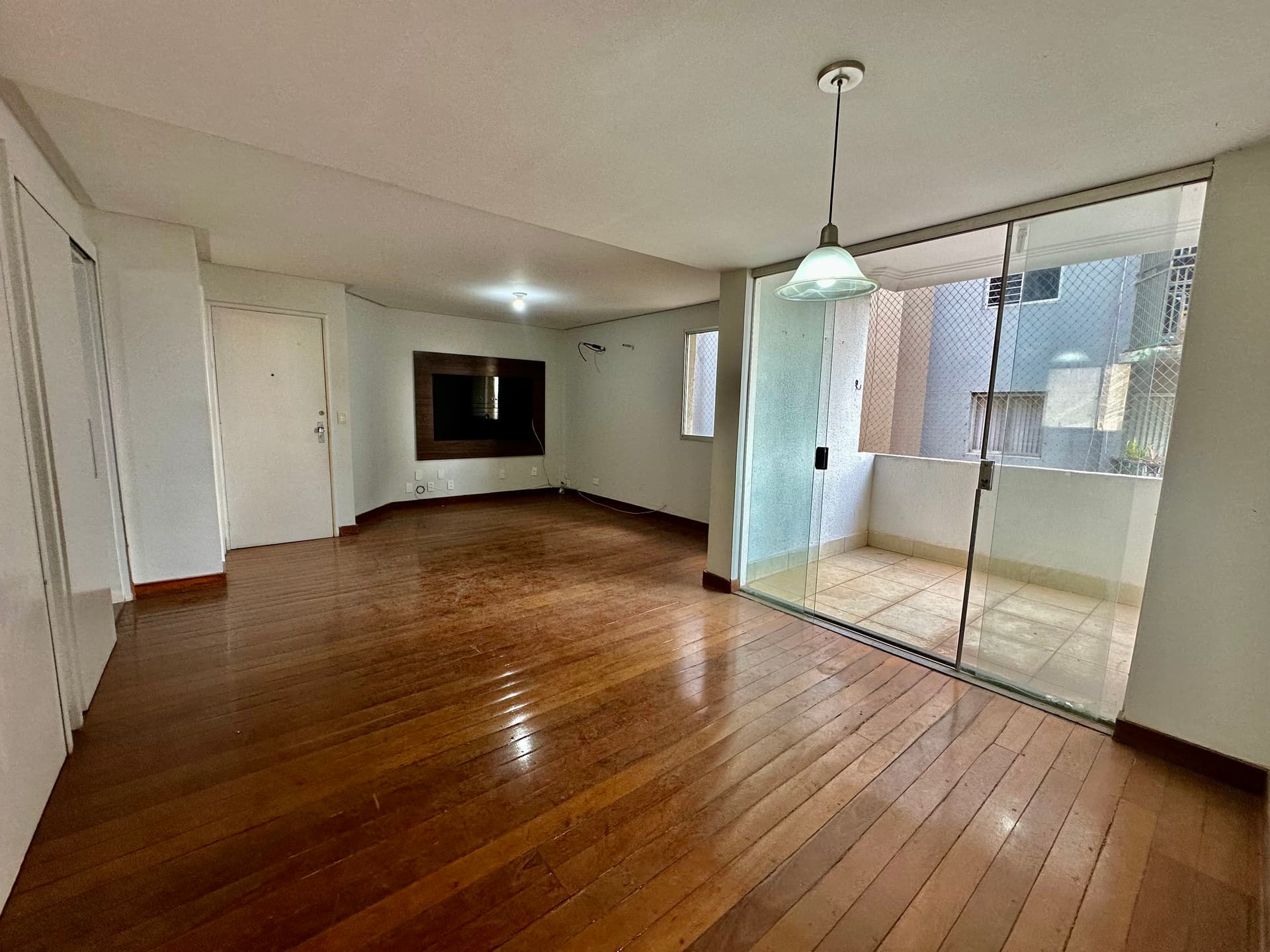 APARTAMENTO NO SETOR BUENO