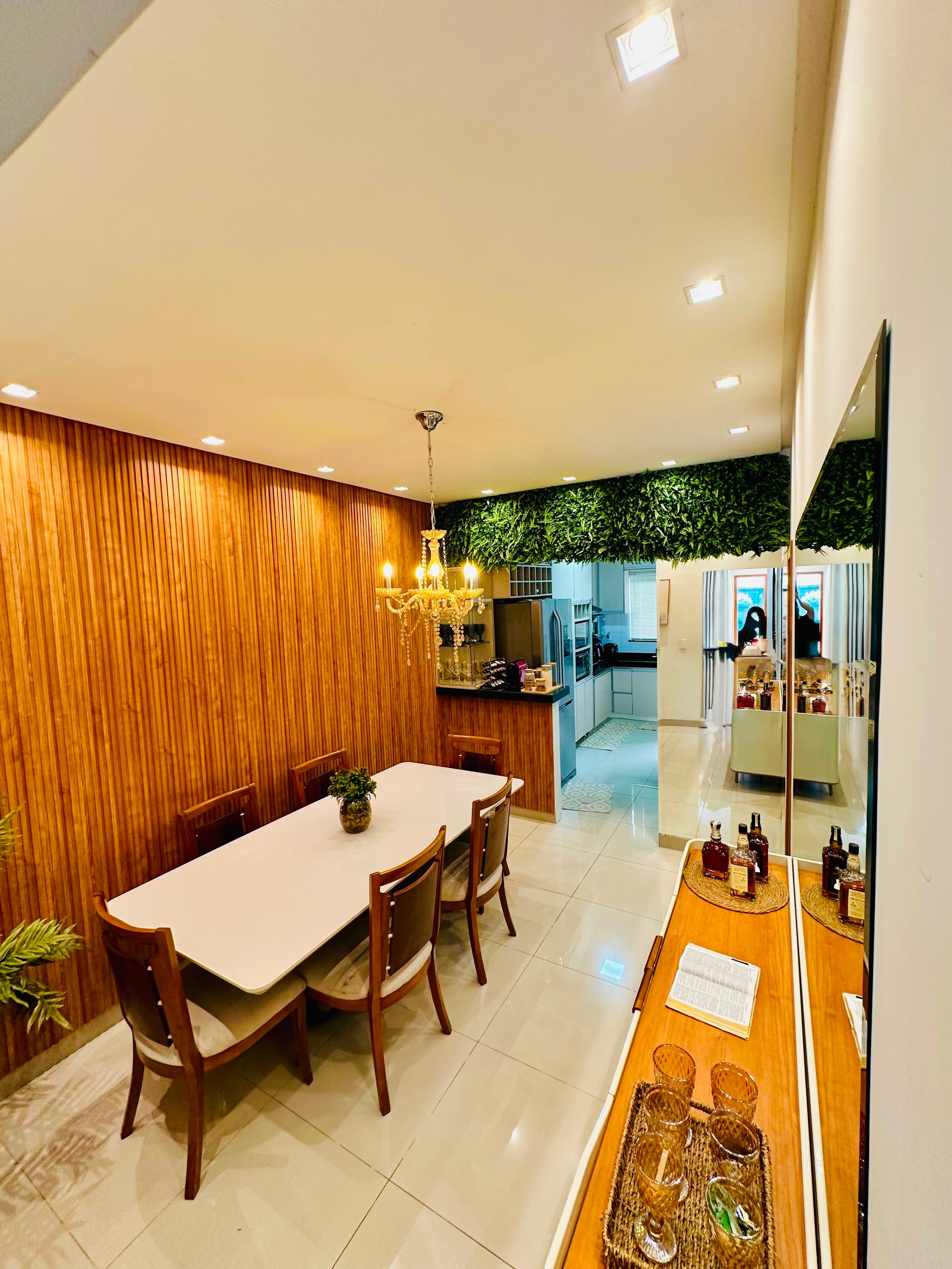 Casa a venda com 3 quartos 1 suíte, espaço gourmet no Setor Moinho dos Ventos