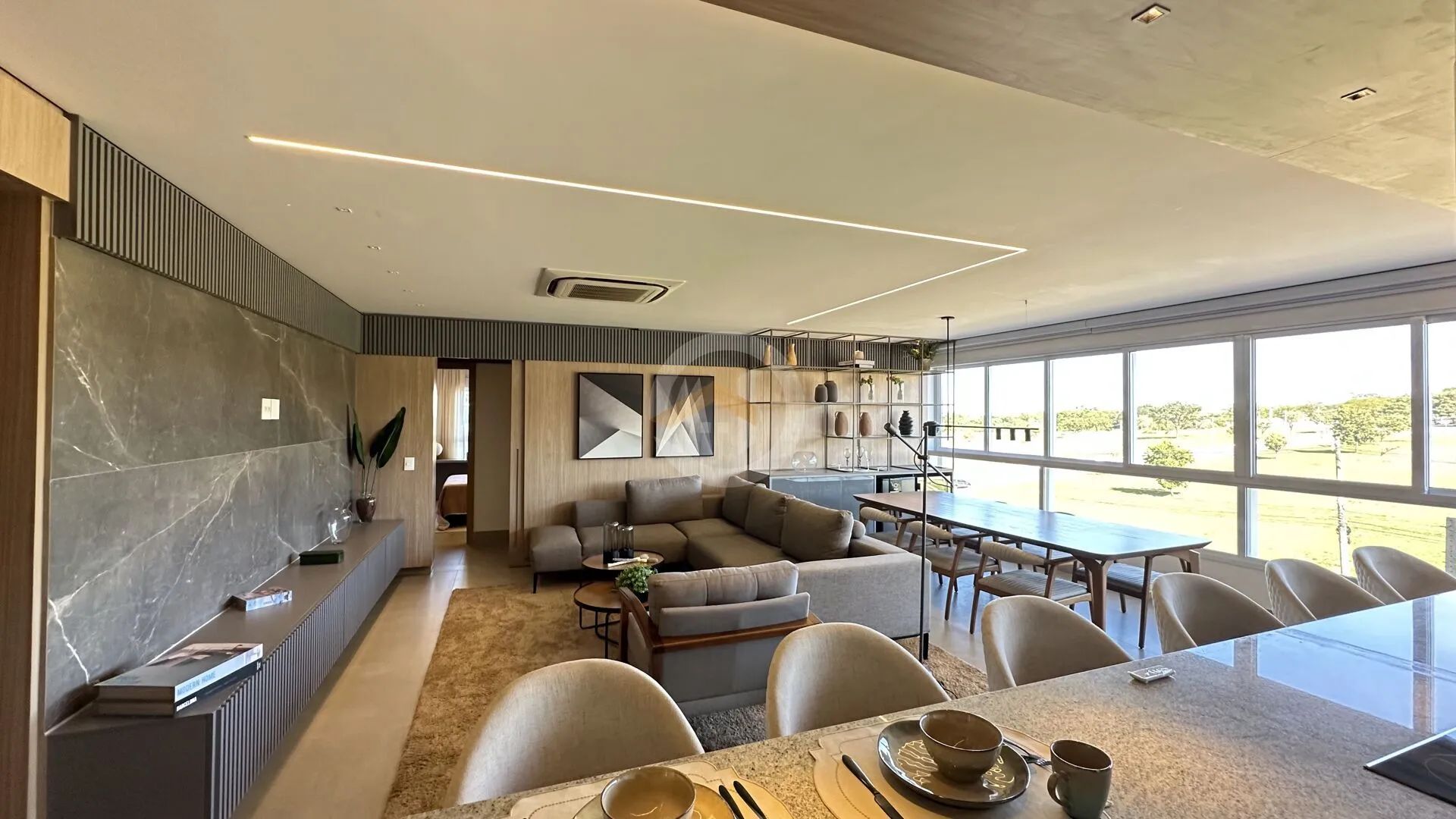 Apartamento com 3 suítes MOBILIADO E DECORADO
