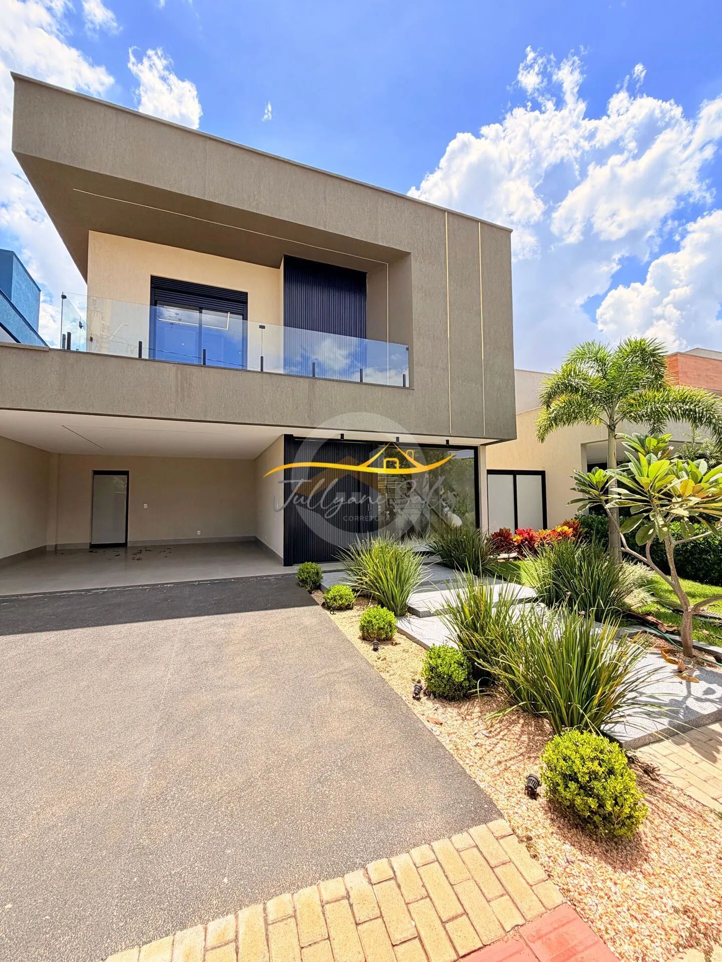 Casa Sobrado em Condominio Fechado Parqville Jacaranda com 4 quartos/suites em Aparecida de Goiania