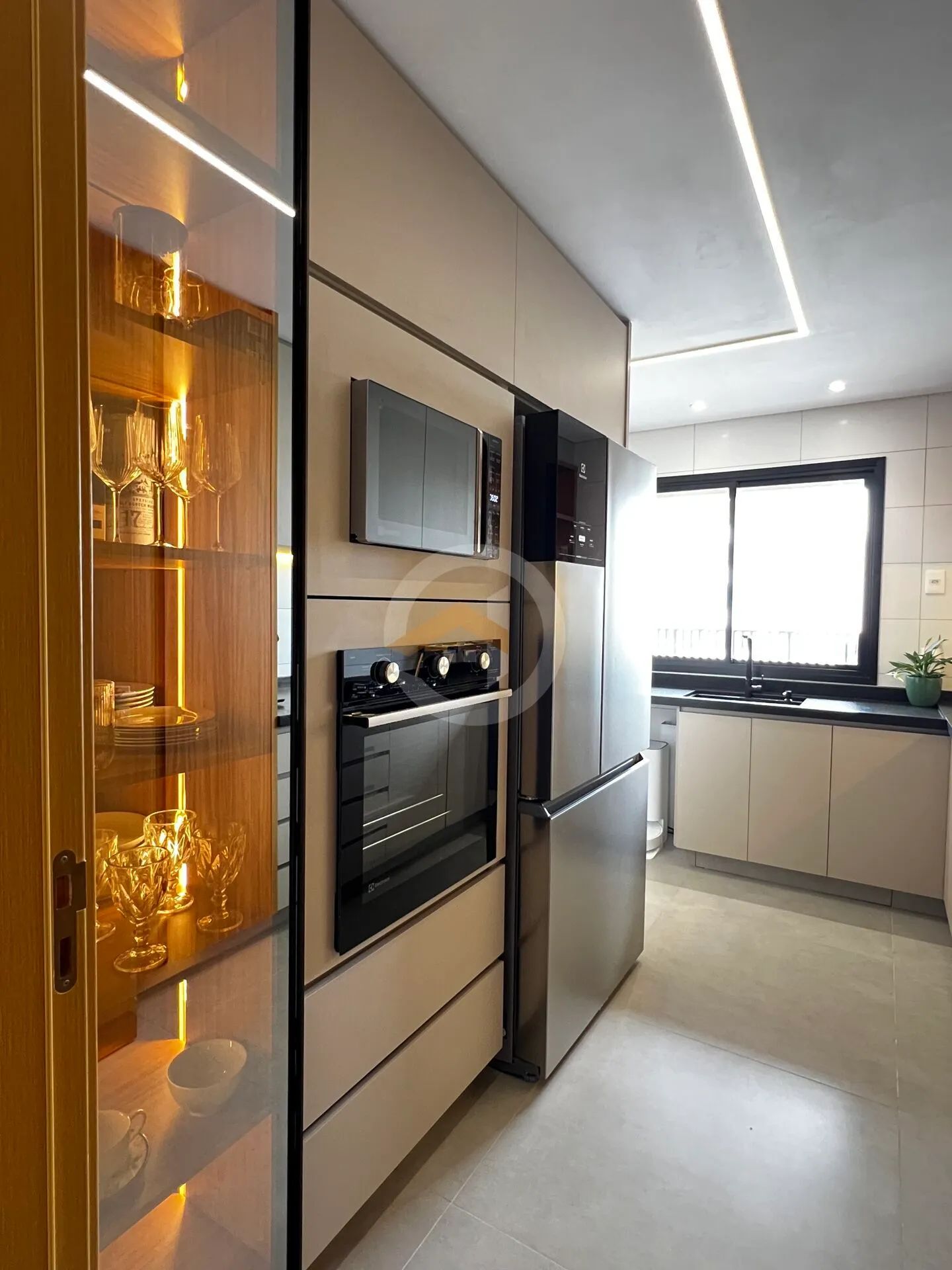 Apartamento 3 Suítes Decorado e Mobiliado Setor Marista