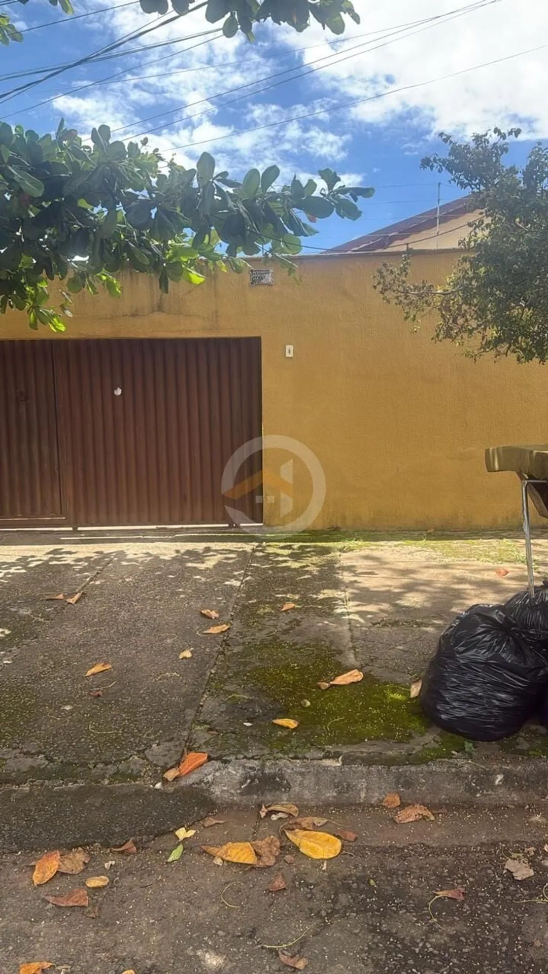 Casa de Rua à Venda, 393m2 de Terreno, no Jardim Vila Boa