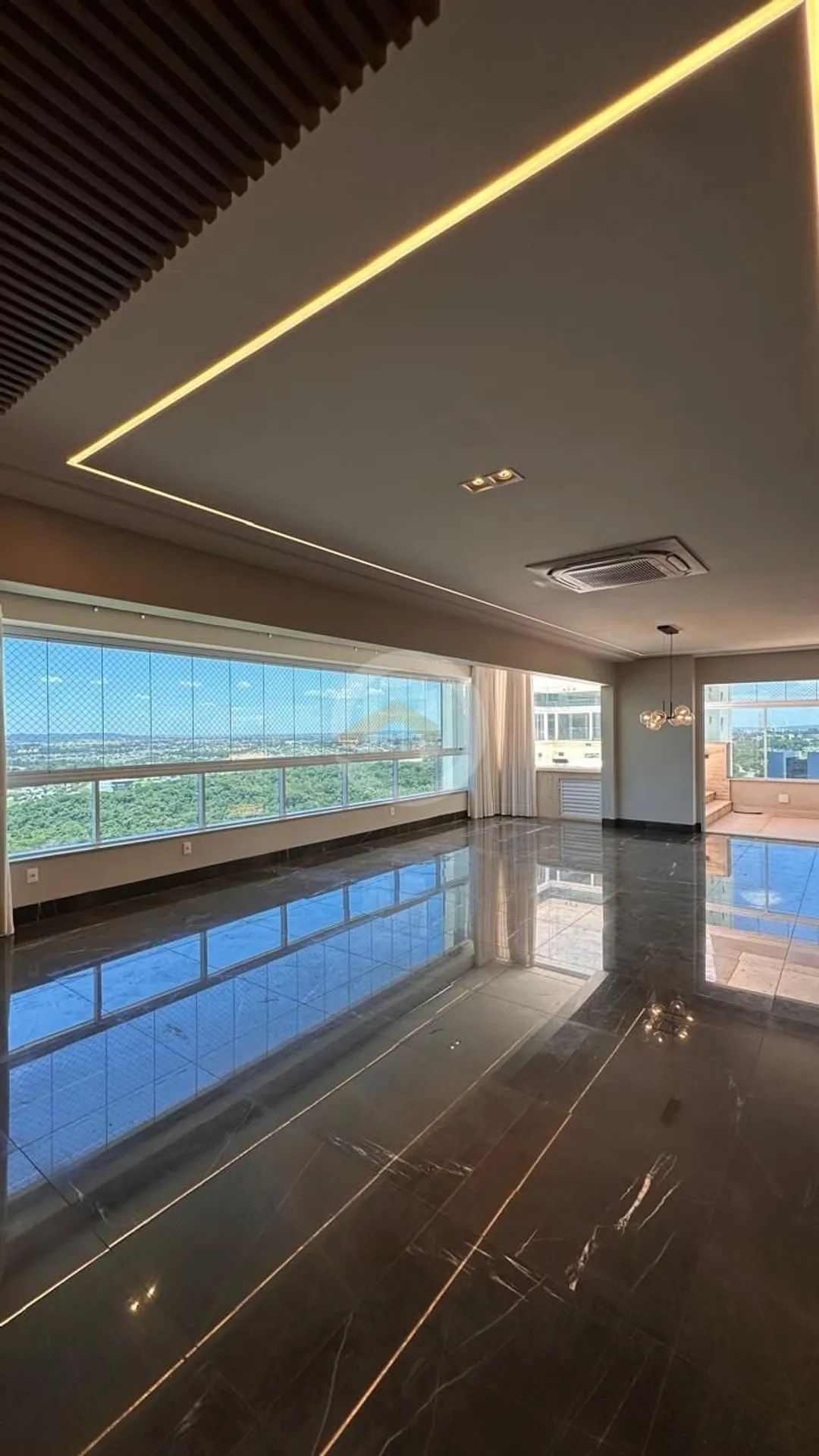 Apartamento 4 suítes plenas no Park Lozandes