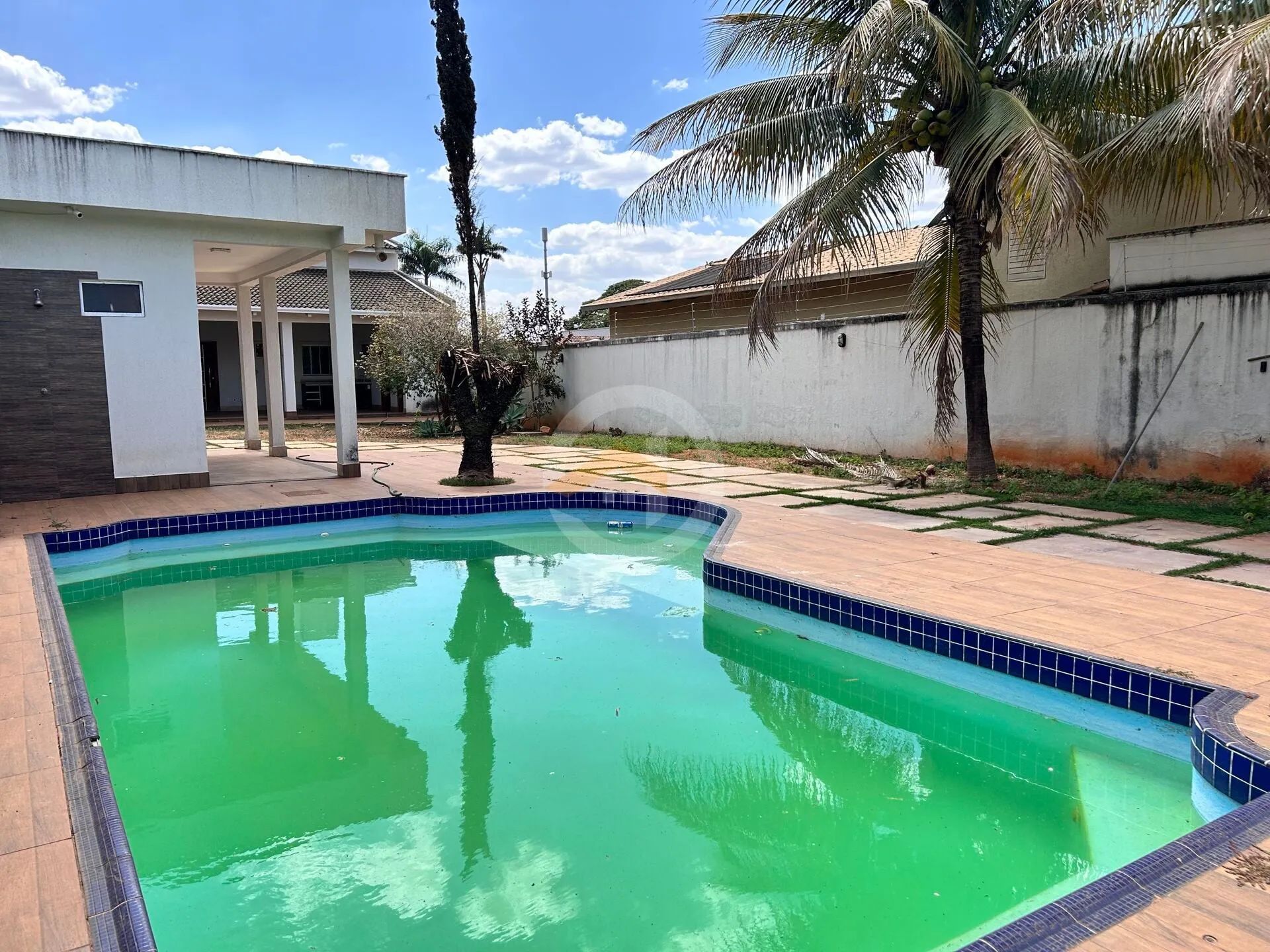 CASA ESPAÇOSA COM PISCINA NA VILA REZENDE – CONFORTO, LAZER E LOCALIZAÇÃO PRIVILEGIADA