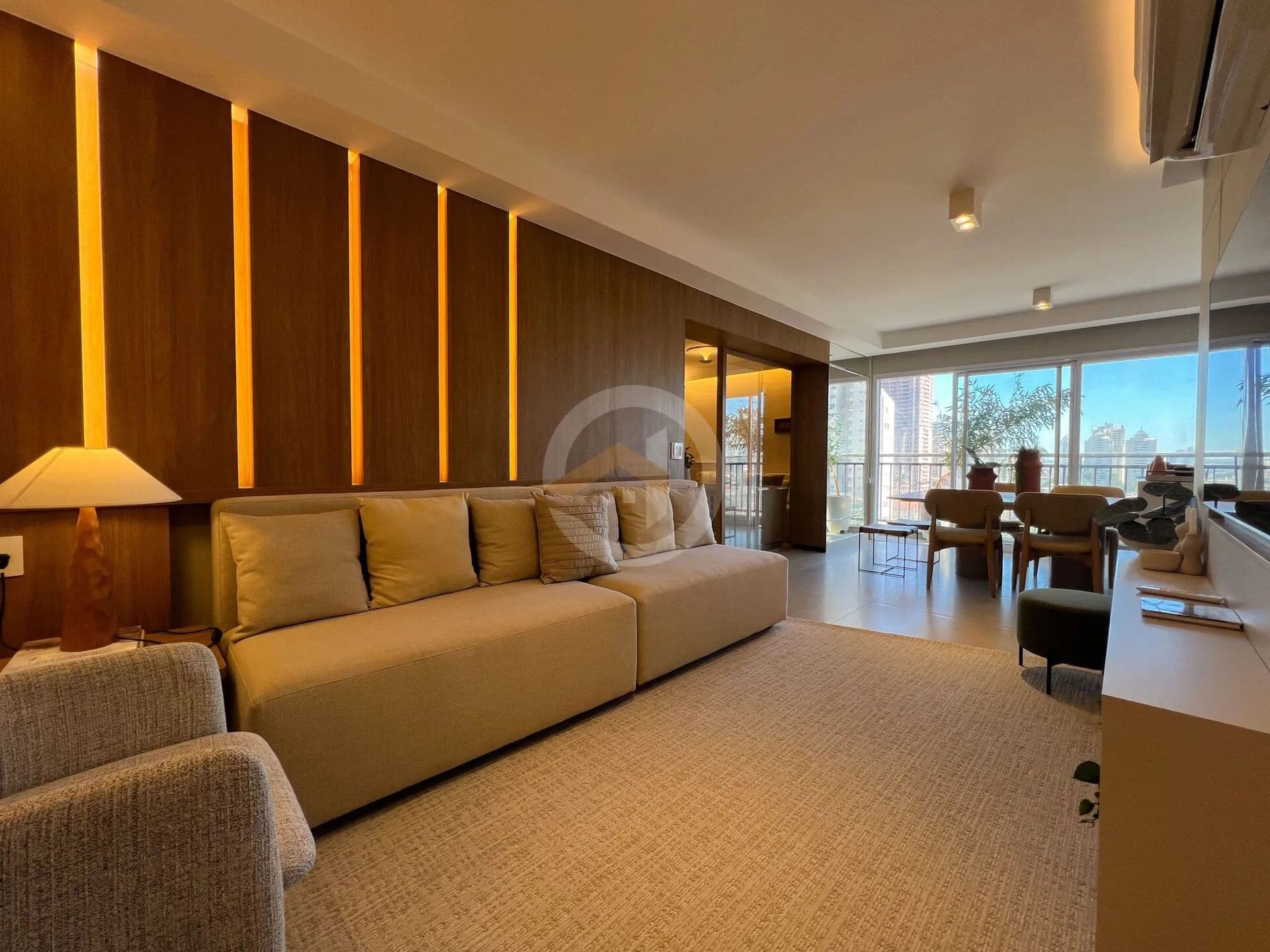 Apartamento com 3 Suítes Mobiliado e decorado