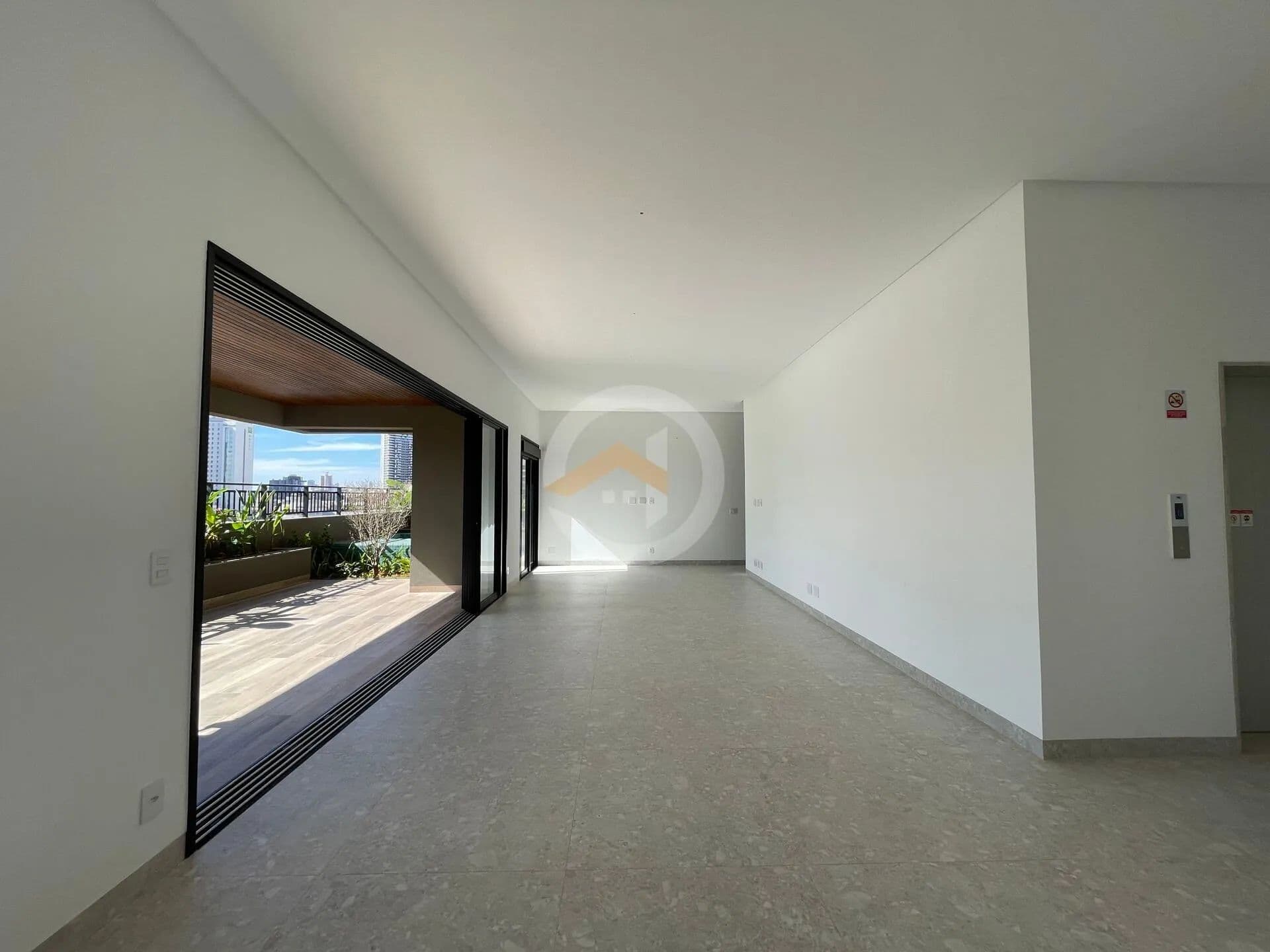 Apartamento 3 suítes no Setor Bueno