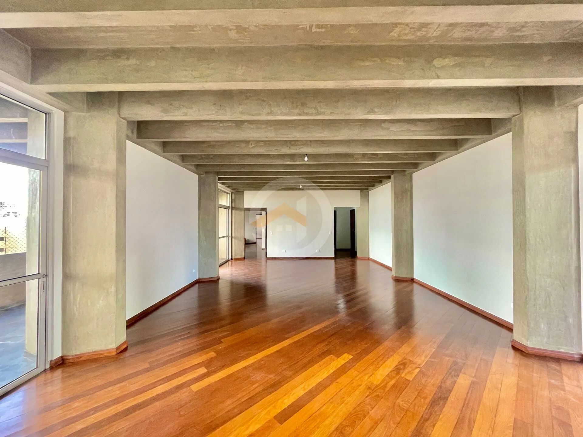 Apartamento 4 quartos no Setor Oeste