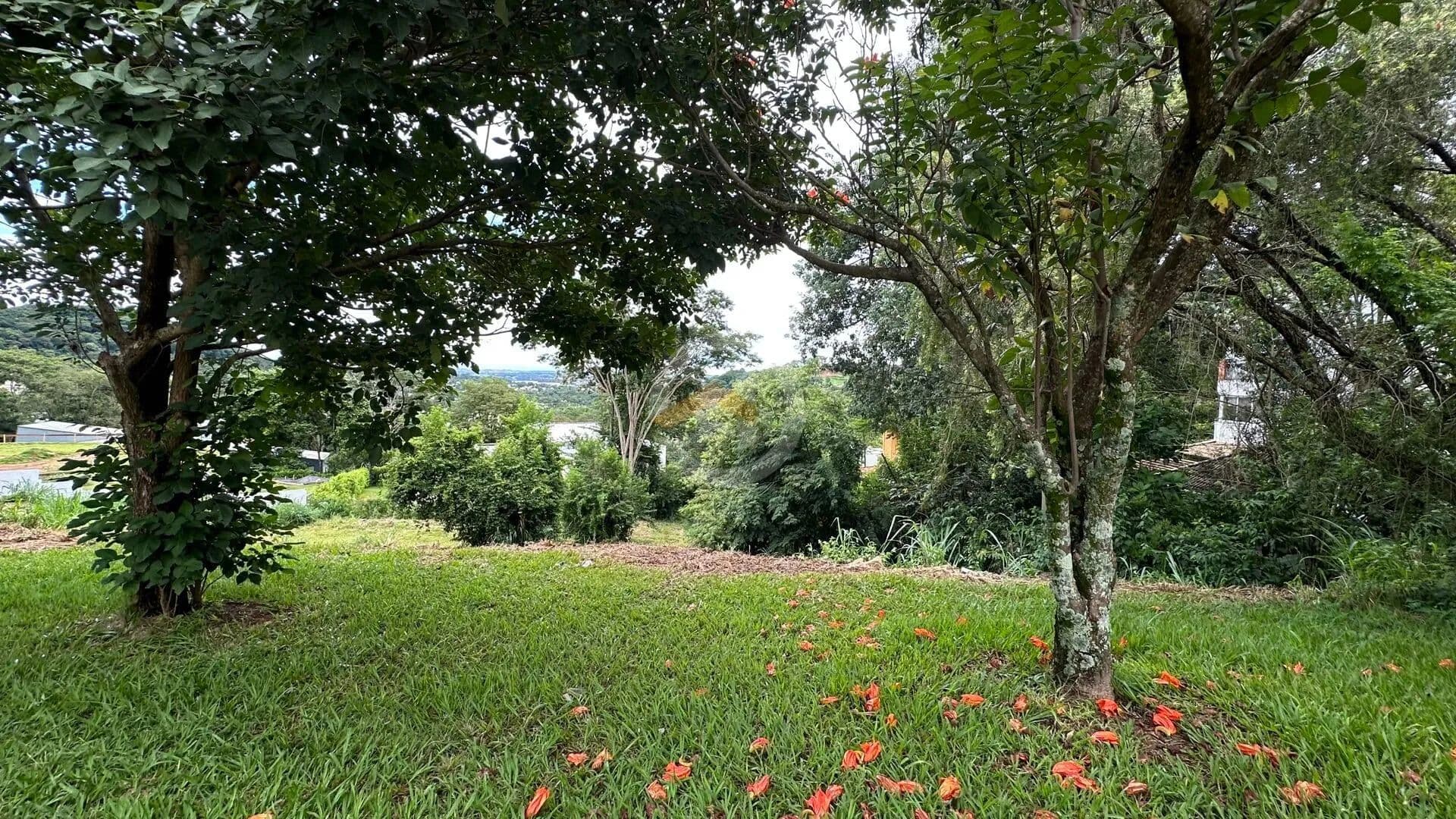 Terreno no Condomínio Residencial Aldeia do Vale