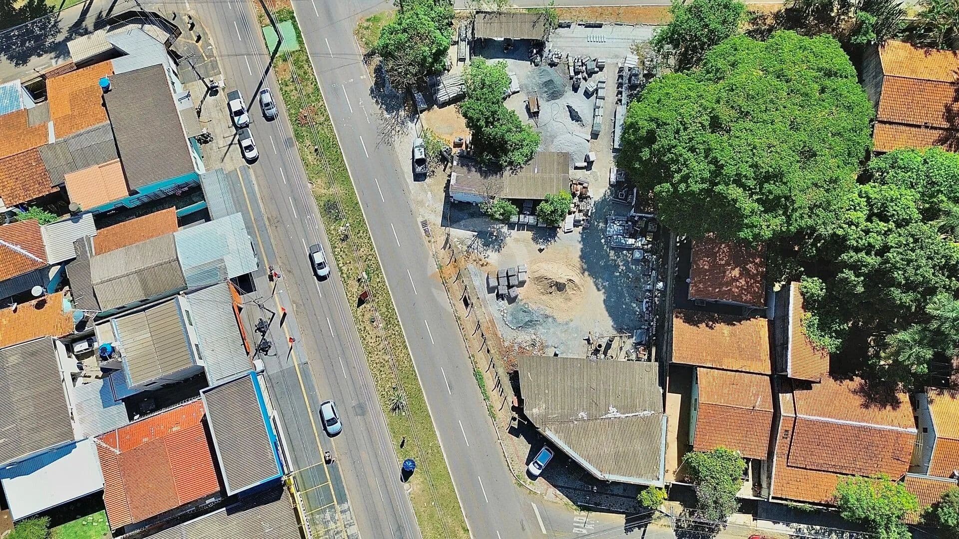 Terreno Comercial à Venda, com 1.632m2, Avenida Madrid, Setor Faiçalville