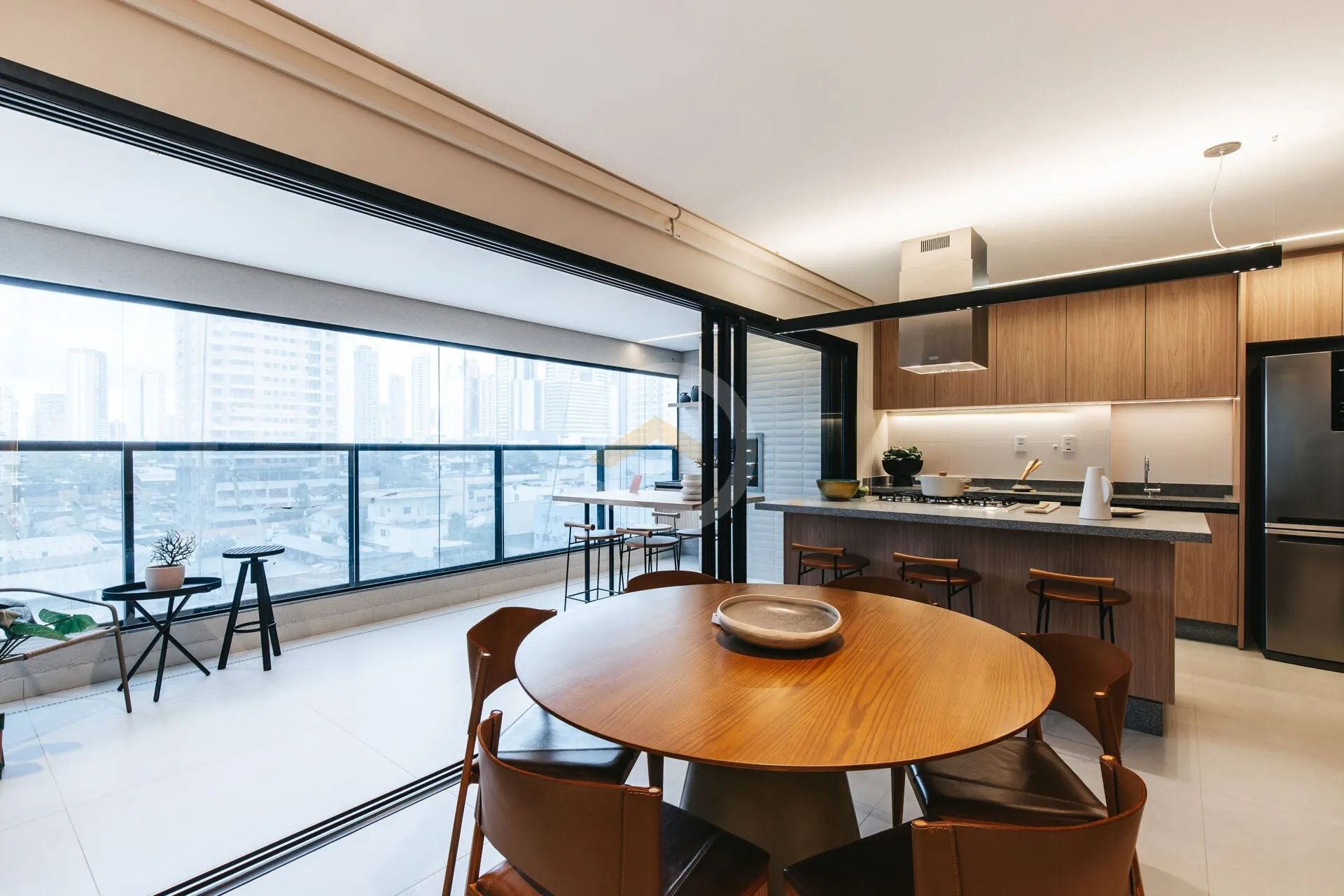 Apartamento com 3 suítes, Setor Bueno