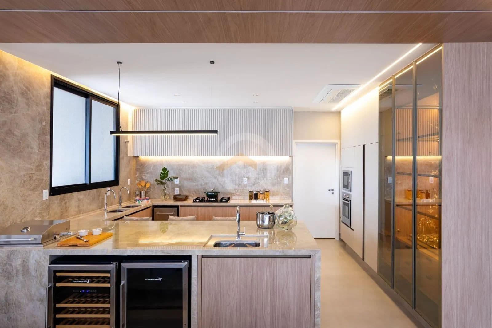 Apartamento Alto Padrão | Apartamento de 298 m² no Coração do Marista Mobiliado