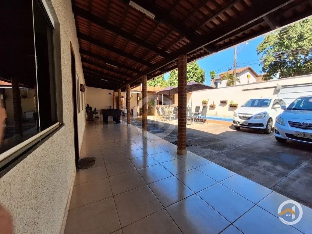 Casa Ampla com 3 Quartos e Piscina no Setor Gentil Meirelles