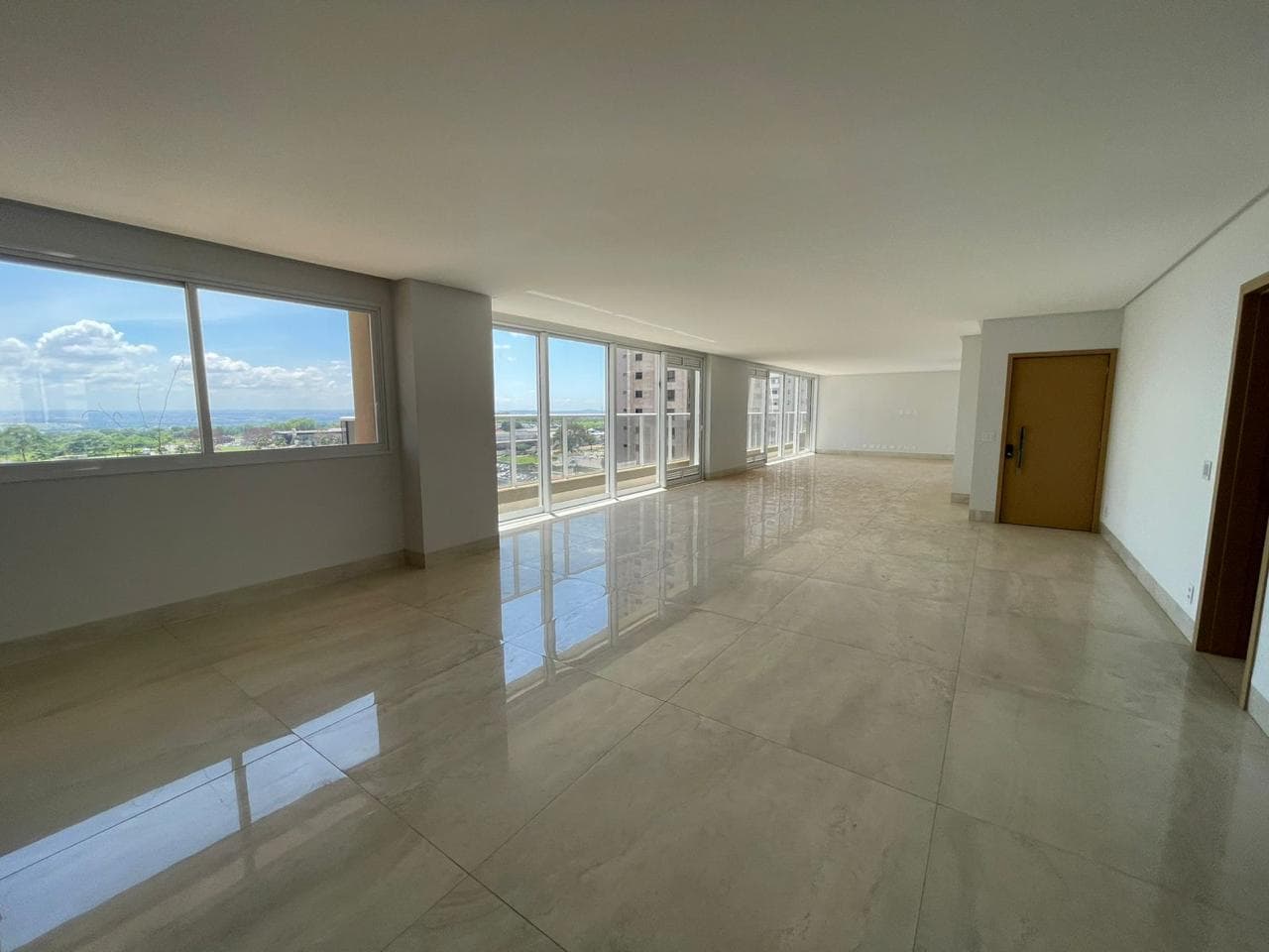 Apartamento 4 suítes 360 m² no Jardim Goiás Goiânia