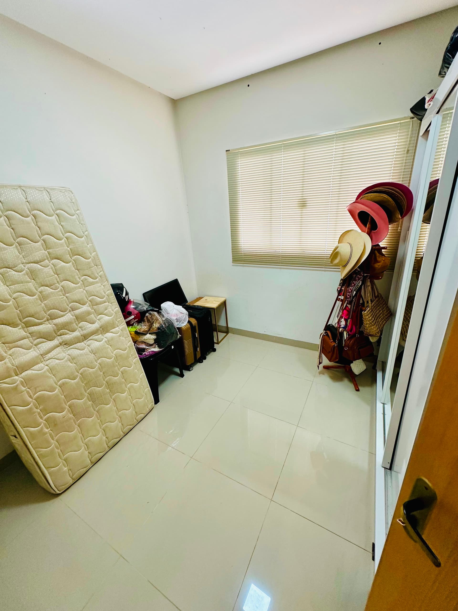 Casa a venda com 3 quartos 1 suíte, espaço gourmet no Setor Moinho dos Ventos