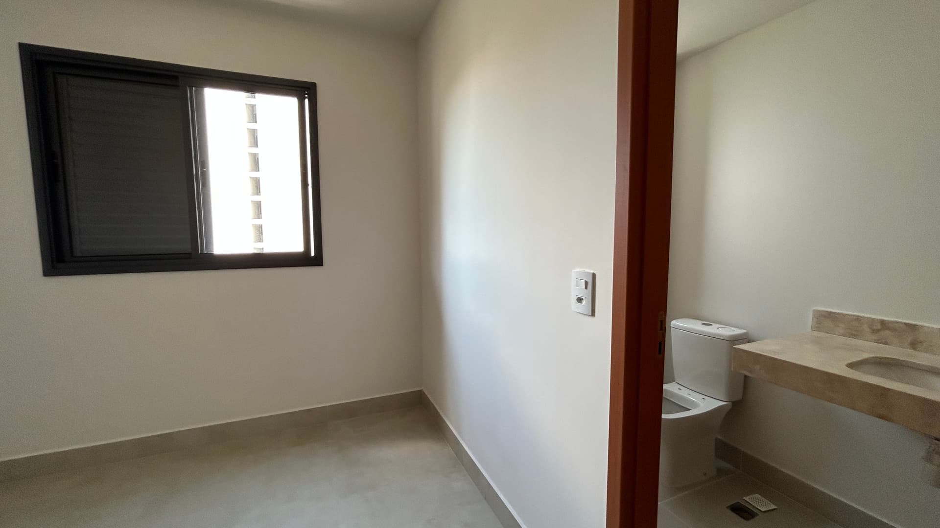 Apartamento de 2 quartos com 2 suites ao lado do parque Areiao , Goiânia/GO