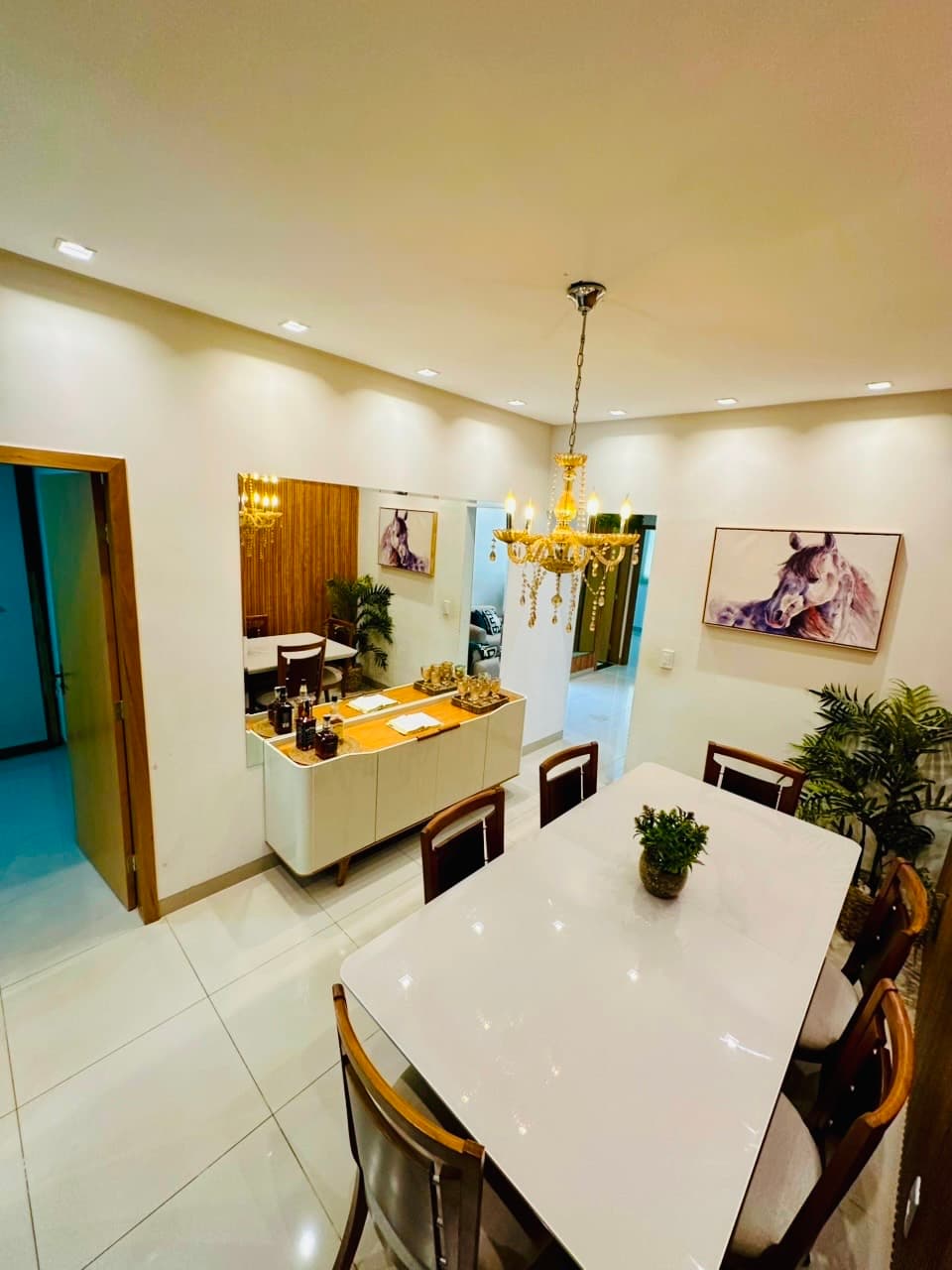Casa a venda com 3 quartos 1 suíte, espaço gourmet no Setor Moinho dos Ventos