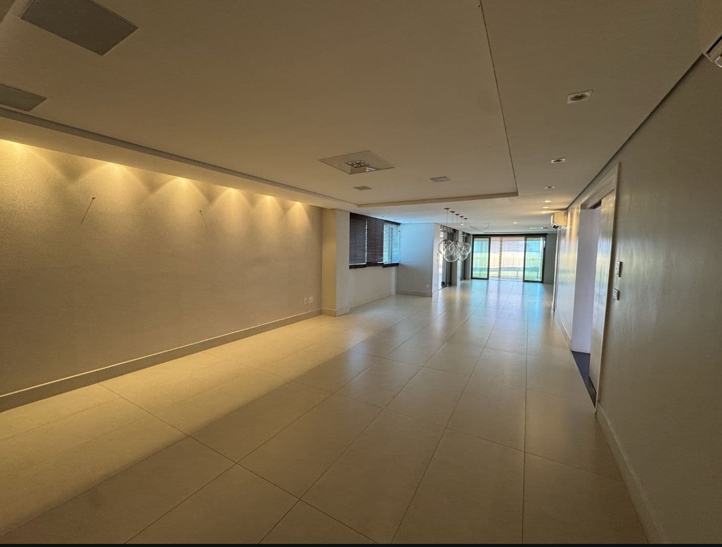 Apartamento 4 Suítes à Venda, 308m2, na Nova Suíça