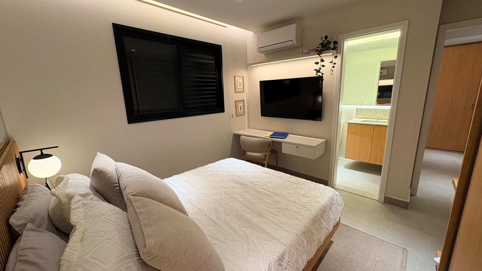 Apartamento 2 Quartos com Suíte e Varanda no FR. Atlant | Jardim Atlântico